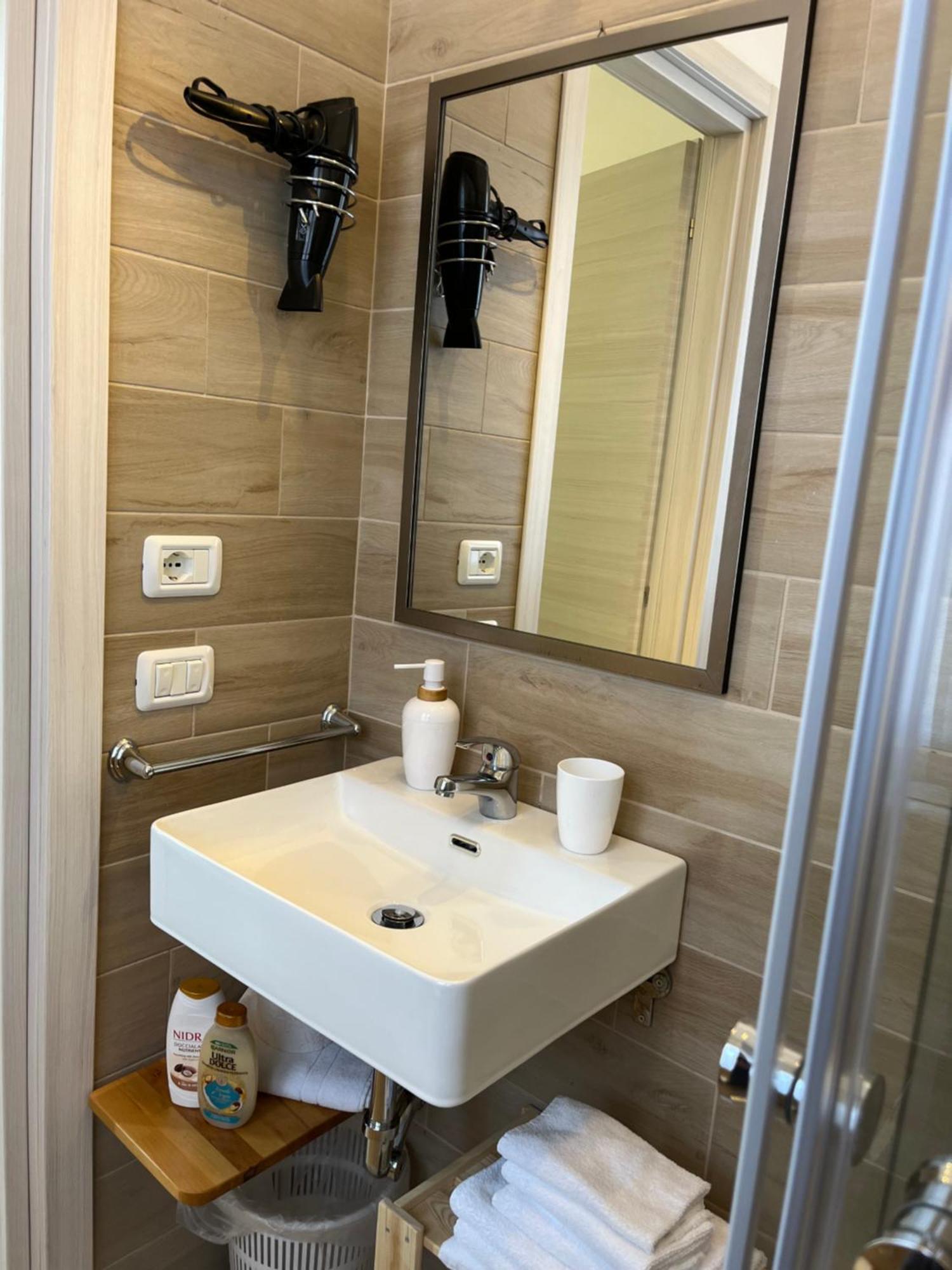 B&B Vento Aureo Rooms Милаццо Экстерьер фото