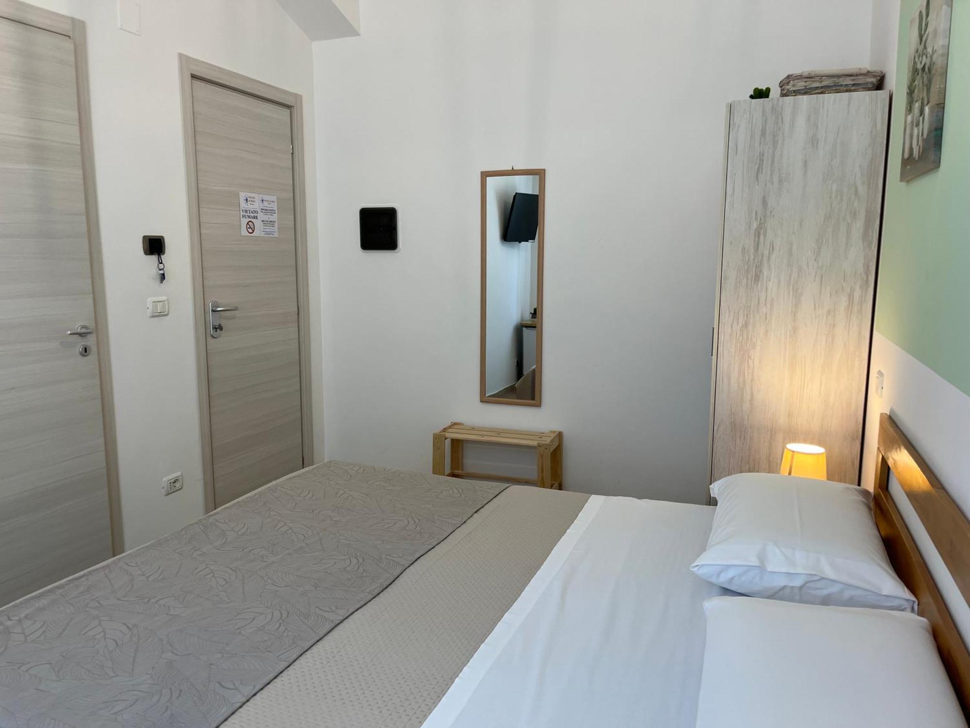 B&B Vento Aureo Rooms Милаццо Экстерьер фото
